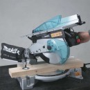 scie-a-coupe-d-onglet-et-a-delignage-1650w-o260mm-lh1040-makita 2.jpeg MAKITA
