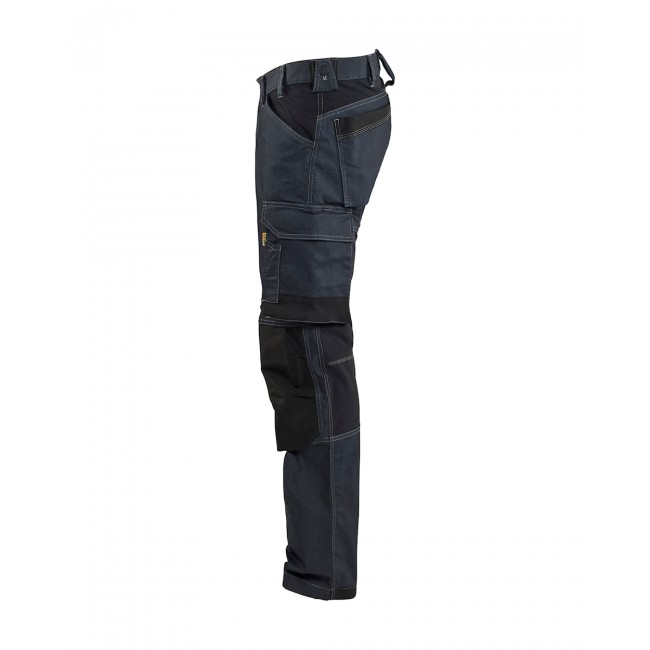 175111418999_CL.jpg BLAKLADER