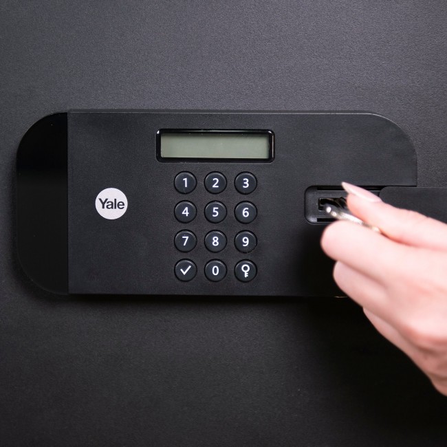 Coffre_YSEB_sc_3_bricozor_yale.jpg YALE