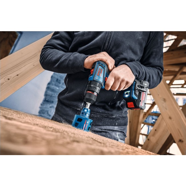 EXSB18V-90_Application_Drilling_Hole_Saw_Close_1884_T5_Bluelook.jpg BOSCH