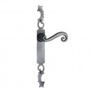 Poignees-sur-plaque-bec-de-cane-aquitaine-fer-patine-bouvet.jpg BOUVET