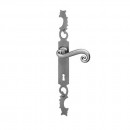 Poignees-sur-plaque-cle-L-aquitaine-fer-patine-bouvet.jpg BOUVET