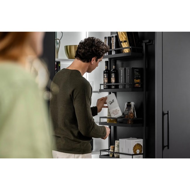 64ad02cbd44c3f257a1276fd_TANDEM-side_Header_2000x1335px_Haengeregal-Vorratsschrank.jpg KESSEBÖHMER