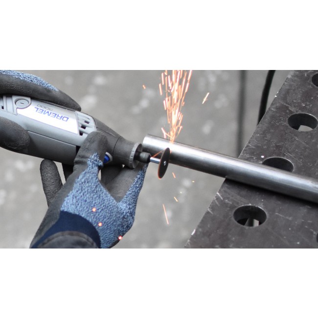 dremel-540-cutting-metal-pipe.jpeg DREMEL