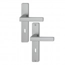 Ensemble-poignees-porte-plaque-cle-L-Toulon-aspect-inox-hoppe.jpg HOPPE