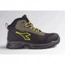 chaussure-de-securite-haute-impermeable-et-thermo-isolante-en-cuir-italien-pull-up-nubuck-noir-gris-acier-s3-wr-ci-src.jpg Diadora Utility