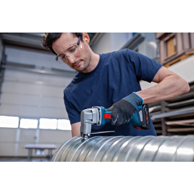 GSC_18V-16_E_application_Lueftungsrohr-rund099 (3).jpg BOSCH