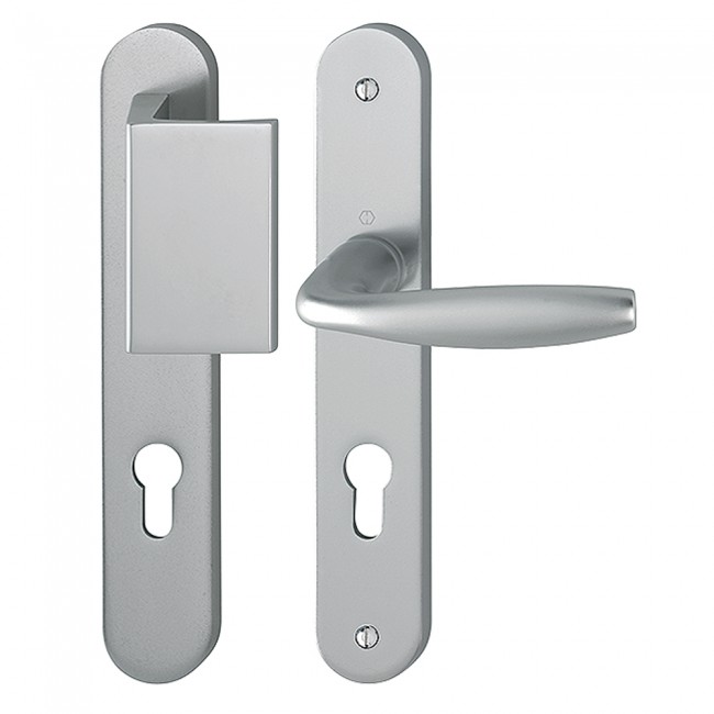 Ensemble-poignee-porte-plaque-paliere-cylindre-new-york-aspect-inox-hoppe.jpg HOPPE