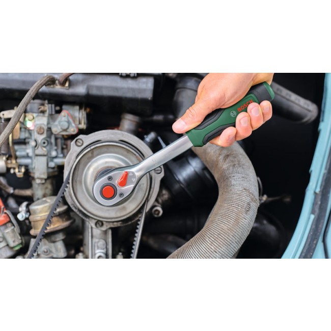 o482558v117 DIY_Hand_Tool_RATCHET_application_005_3200x1800px.jpg BOSCH
