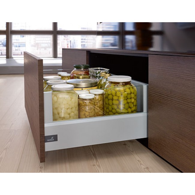 Tiroir ArciTech avec parois en verre DesignSide et profils argents HETTICH