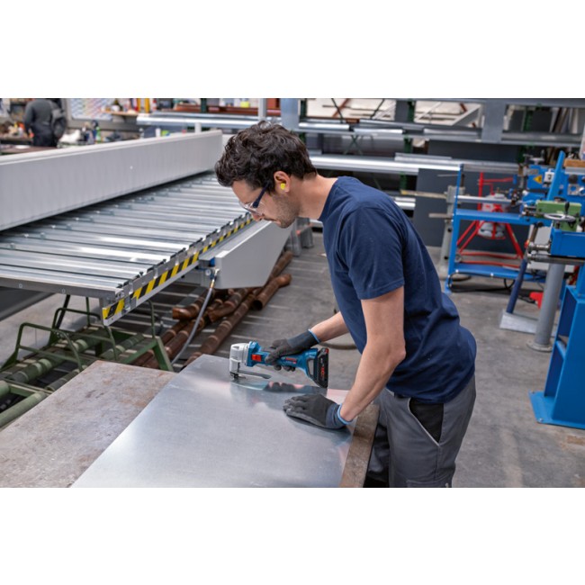 GSC_18V-16_E_application_gerader-Schnitt067 (3).jpg BOSCH