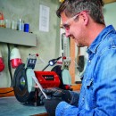 einhell-classic-touret-à-meuler-tc-bg-200-l-example_usage-2.jpg EINHELL