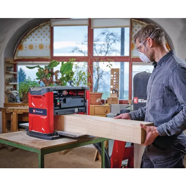 Rabot dégauchisseuse TE-SP 330mm - 1800W utilisation.jpeg EINHELL