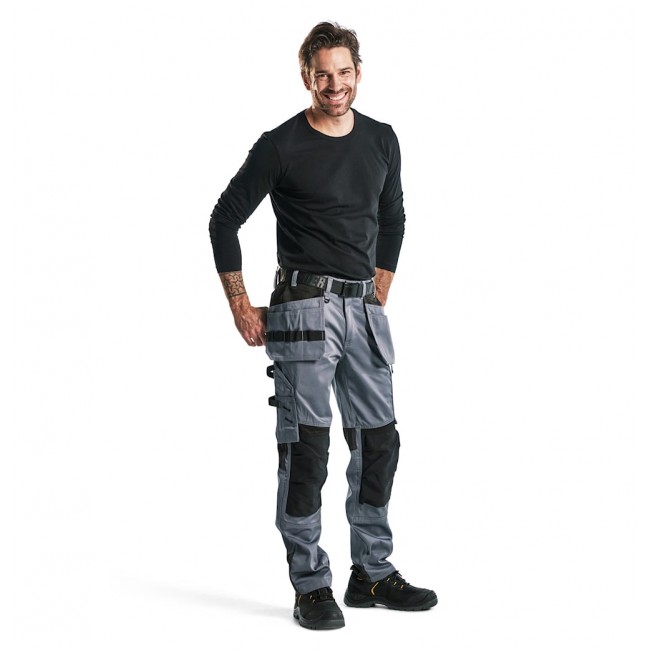 350010429900_FRONT.jpg BLAKLADER