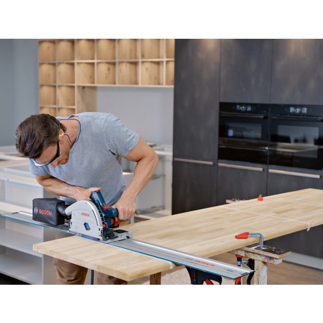 GKT_18V-52_GC_application_Tischplatte_020_T5.jpg BOSCH