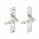 Poignees-plaques-rectangulaires-cle-I-cylindre-golf-vachette-argent-2-cols-rallonges.jpg VACHETTE