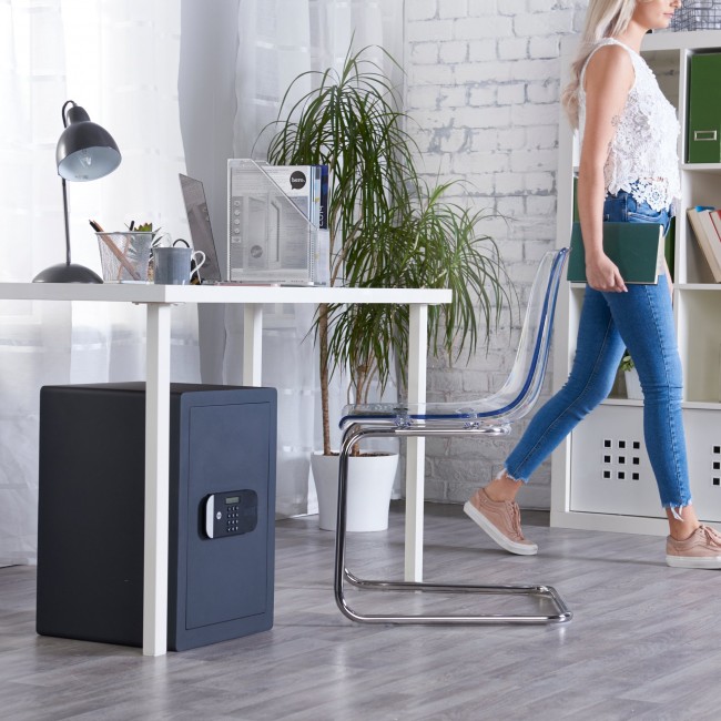 YSFM:520:EG1_Yale_bricozor_pr.jpg YALE