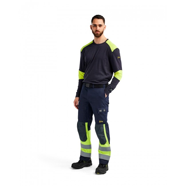 345717618933_FRONT.jpg BLAKLADER