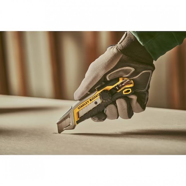 Cutter 18 mm avec molette crantée - Quick Snap Fatmax® - Bricozor 7 - Grande.jpeg STANLEY