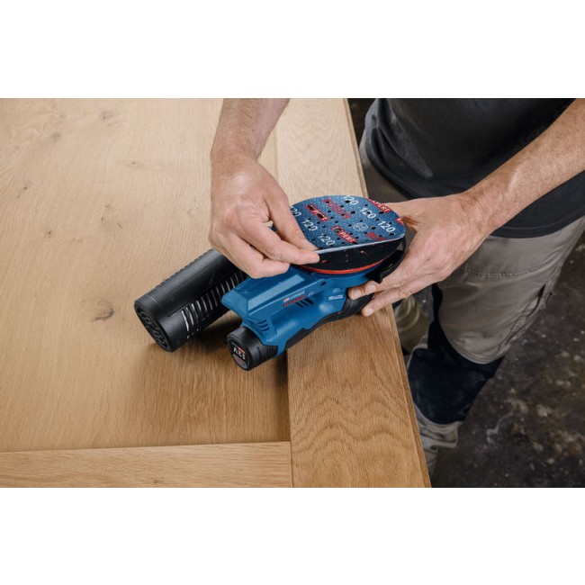 GEX_12V-150-3_Application_Wood_Closeup_02545 (7).jpg BOSCH