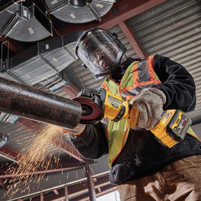 meuleuse-d-angle-dewalt-dcg418nt-o-125-mm-54-v-xr-flexvolt-en-t-stak (6).jpg DEWALT