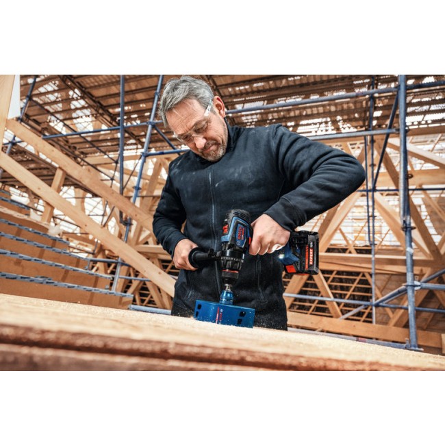 EXSR18V-150_Application_Drilling_Hole_Saw_Medium_1657_T2_Bluelook.jpg BOSCH