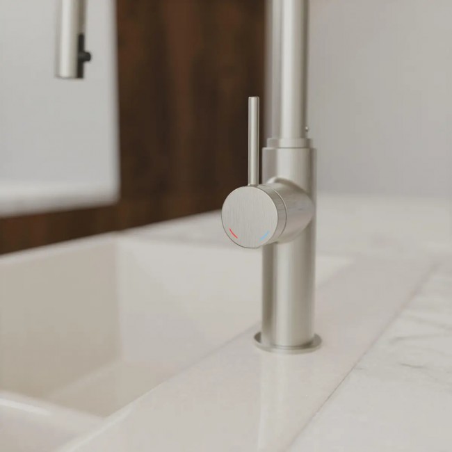 blackpool-mitigeur-cuisine-avec-bec-extractible-apparence-inox (5).jpg SCHÜTTE