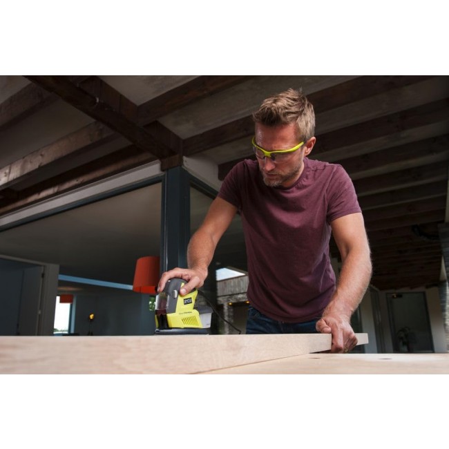 Ponceuse multifonction 180 W filaire RMS180SA30 - 100 x 176mm ambiance 3.jpg RYOBI