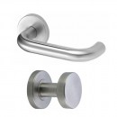 Poignées de porte palière coudées sur rosaces rondes Linox inox brossé VACHETTE
