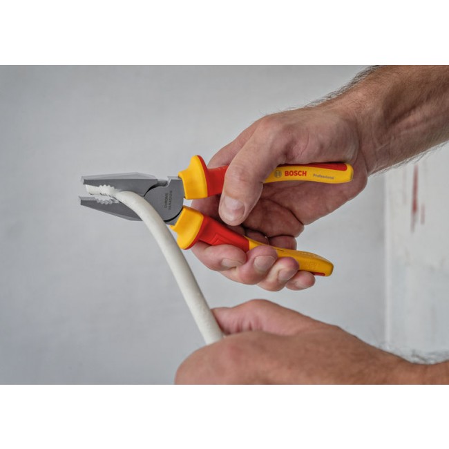 VDE_Handtools_Combination_Plier_Application_014_T3.jpg BOSCH