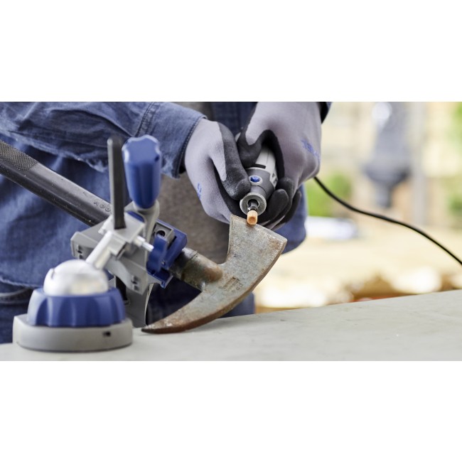 dremel-2500-sharpening-metal-axe.jpeg DREMEL