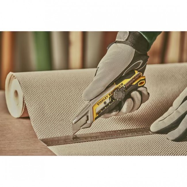 Cutter 18 mm avec molette crantée - Quick Snap Fatmax® - Bricozor 13 - Grande.jpeg STANLEY