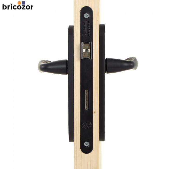 HOPPE_NEW_YORK_NOIR_MAT_15_00002.jpg HOPPE