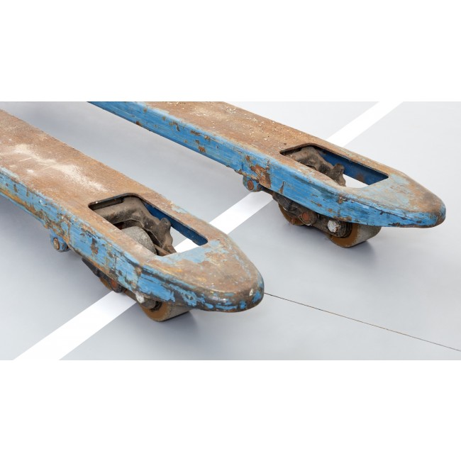 tesa-4169-floor-marking-tape-premium-white-step5of5-ap.jpeg TESA Adhésifs