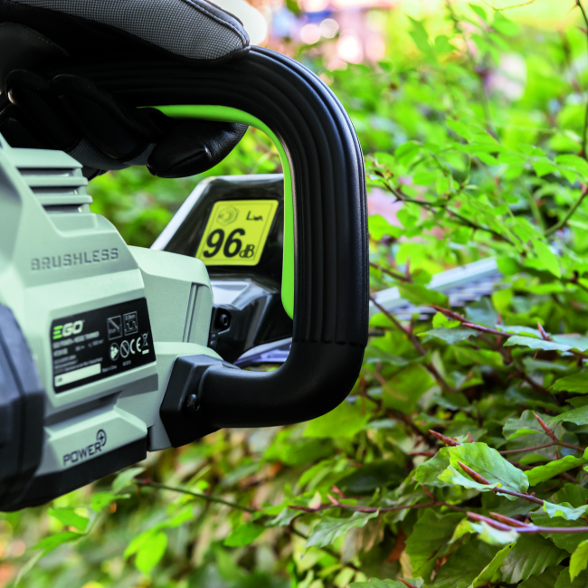 Taille haie 610 mm avec batterie 2,5 Ah et chargeur HT2411E_9_bricozor.png EGO