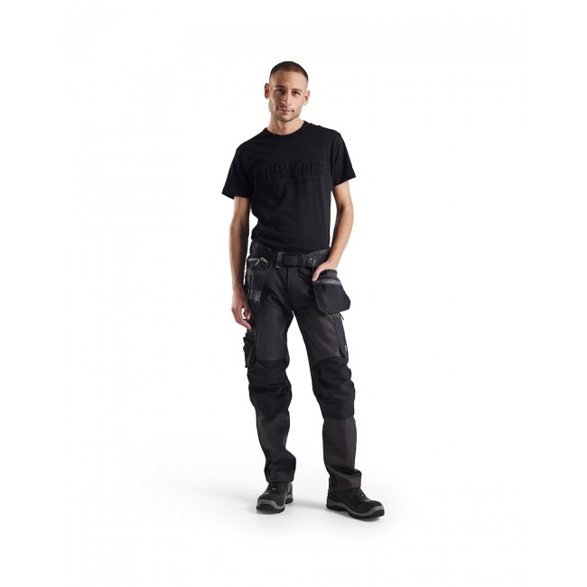 353110429900_FRONT.jpg BLAKLADER