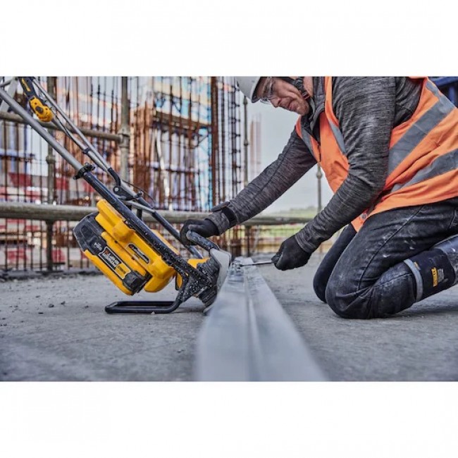 DCPS330N_F4.jpeg DEWALT