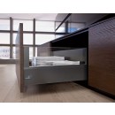 Tiroir ArciTech avec parois en verre DesignSide et adaptateurs anthracites HETTICH