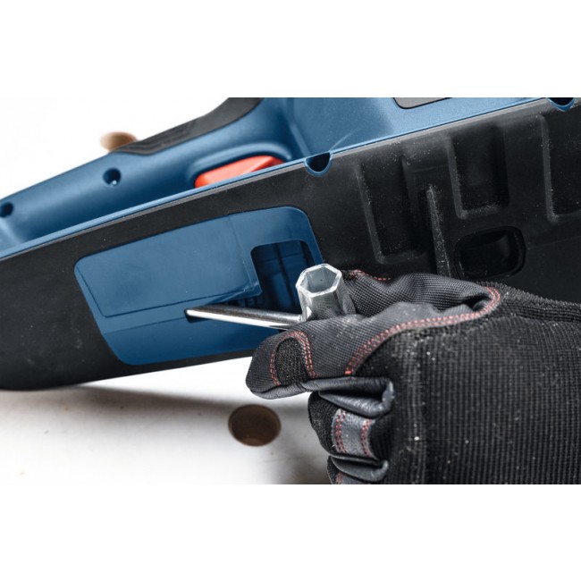 GKE_18V-40_Application_Carpentry_Scrench_Storage_01042_T2.jpg BOSCH