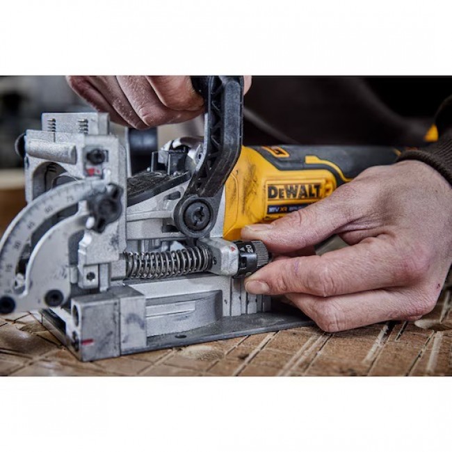 Fraiseuse à lamelles sans fil XR 18V Brushless - DCW682NT-XJ - Machine nue - Bricozor 6 - Grande.jpeg DEWALT