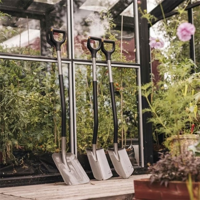 1066708_fiskarsemea_08_ergonomic_pointed_spade_grey.jpeg FISKARS