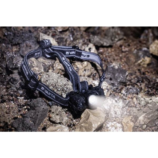 situation_lampe_frontale_indestructible_H20-pro_varta_bricozor.jpeg VARTA