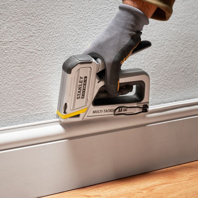 stanley-agrafeuse-cloueuse-2en1-type-g-et-j-fatmax-fmht70250-0 (1).jpg STANLEY