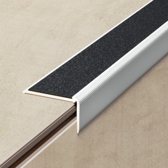 NEZ-DE-MARCHE-25B-528-photo1.jpg DINAC