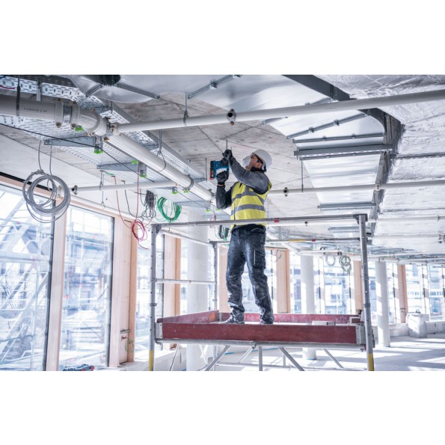 GBH_18V-22_application_Overhead_Halbtotale_026 (10).jpg BOSCH