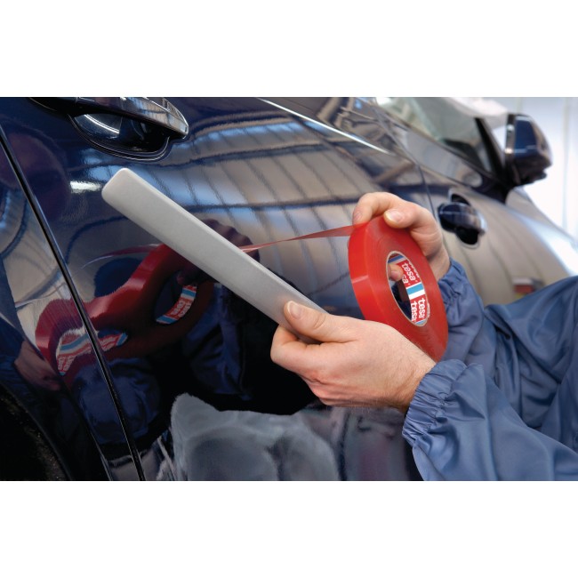 tesa_04965_ap_002_fullsize.jpg TESA Adhésifs