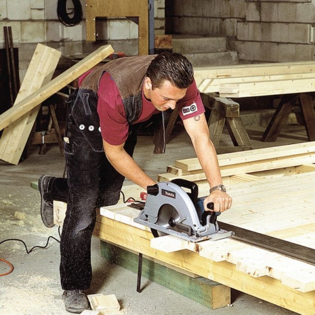 scie-circulaire-o-270-mm-2100-w-makita-5103r.jpg MAKITA