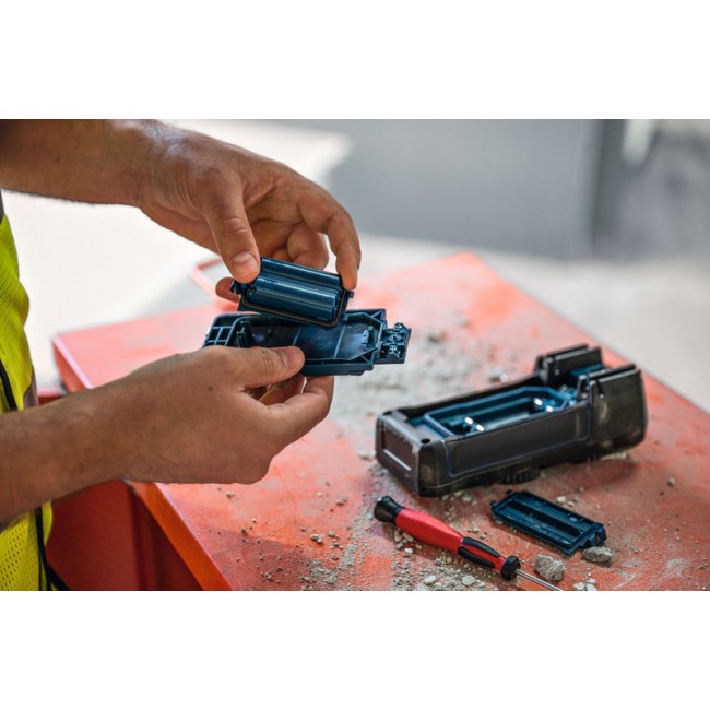GDM_600-15_Application_Batteriewechsel_0025.jpg BOSCH