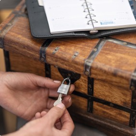 Cadenas à clé varié Titalium™ - anse acier cémenté - 64TI - à l'unité ABUS