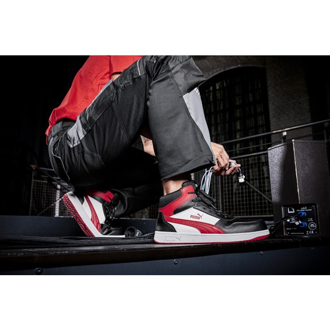 PUMA_SAFETY_Heritage_FRONTCOURT_BLK_WHT_RED_LOW_Closeup_01.jpg PUMA